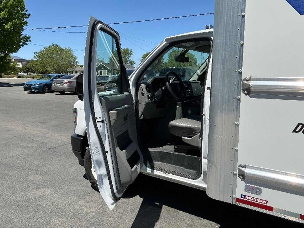 Light Duty Box Truck-Light and Medium Duty Trucks-Ford-2023-E350-Sparks-NV-91,764\n\t\tmiles-$ 32,500 - Image 16