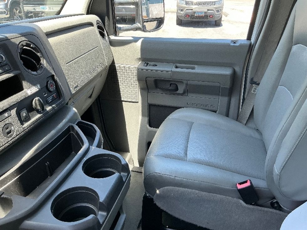 Light Duty Box Truck-Light and Medium Duty Trucks-Ford-2023-E350-Sparks-NV-91,764\n\t\tmiles-$ 32,500 - Image 19