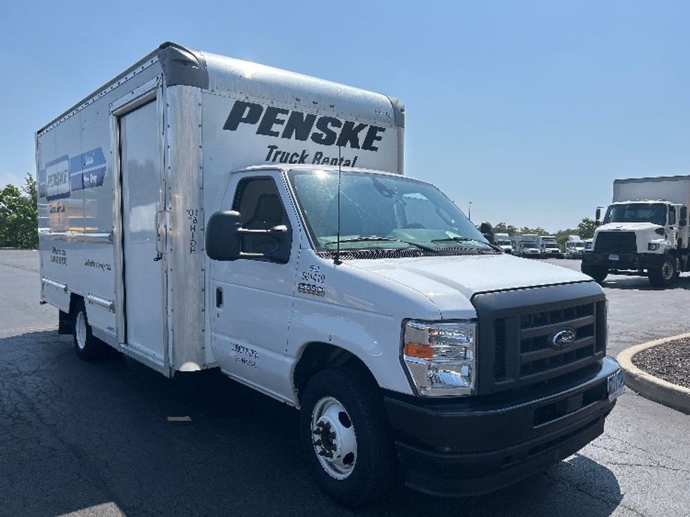 Light Duty Box Truck-Light and Medium Duty Trucks-Ford-2023-E350-Springfield-MA-77,012\n\t\tmiles-$ 36,250 - Image 1