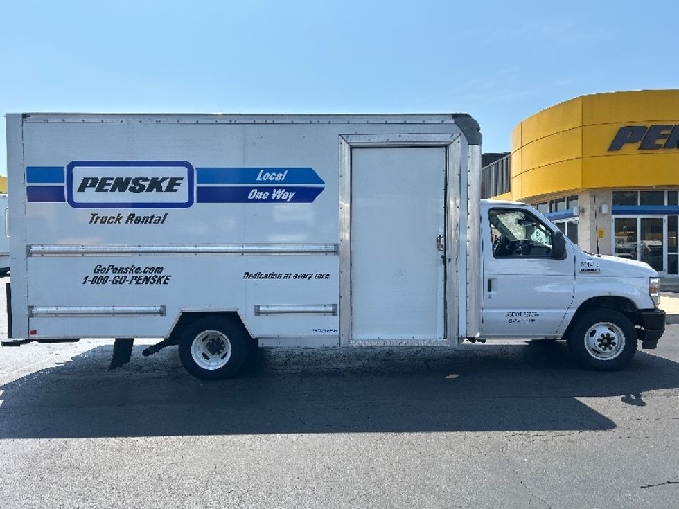 Light Duty Box Truck-Light and Medium Duty Trucks-Ford-2023-E350-Springfield-MA-77,012\n\t\tmiles-$ 36,250 - Image 15