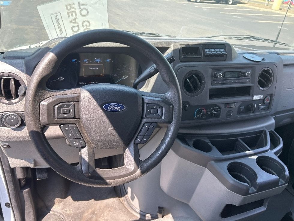 Light Duty Box Truck-Light and Medium Duty Trucks-Ford-2023-E350-Springfield-MA-77,012\n\t\tmiles-$ 36,250 - Image 18