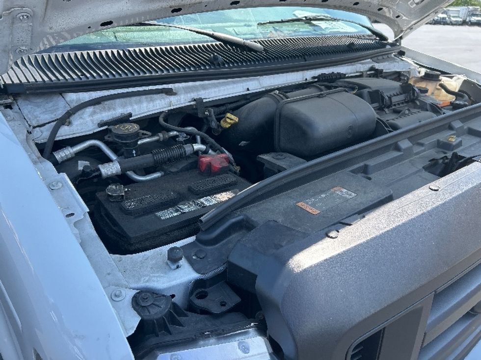 Light Duty Box Truck-Light and Medium Duty Trucks-Ford-2023-E350-Springfield-MA-77,012\n\t\tmiles-$ 36,250 - Image 23