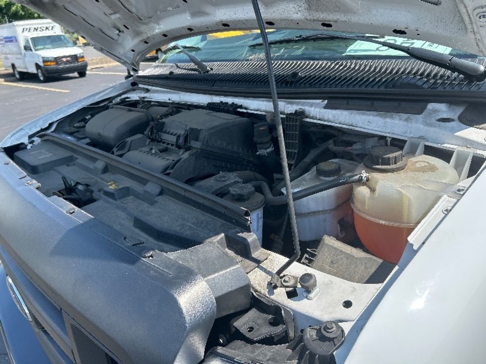 Light Duty Box Truck-Light and Medium Duty Trucks-Ford-2023-E350-Springfield-MA-77,012\n\t\tmiles-$ 36,250 - Image 24