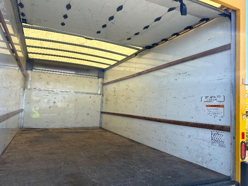 Light Duty Box Truck-Light and Medium Duty Trucks-Ford-2023-E350-Stockton-CA-99,593\n\t\tmiles-$ 27,750 - Image 12