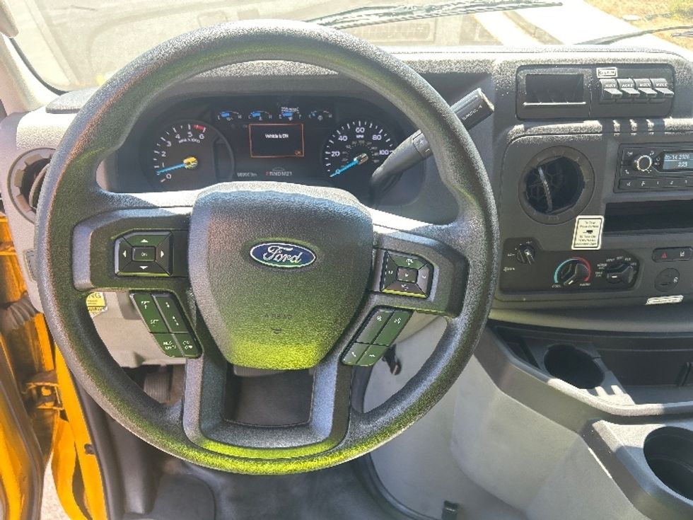 Light Duty Box Truck-Light and Medium Duty Trucks-Ford-2023-E350-Stockton-CA-99,593\n\t\tmiles-$ 27,750 - Image 18