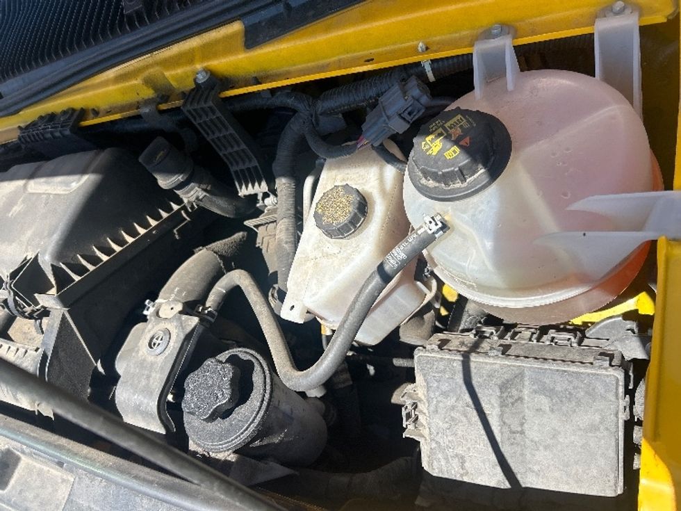 Light Duty Box Truck-Light and Medium Duty Trucks-Ford-2023-E350-Stockton-CA-99,593\n\t\tmiles-$ 27,750 - Image 24