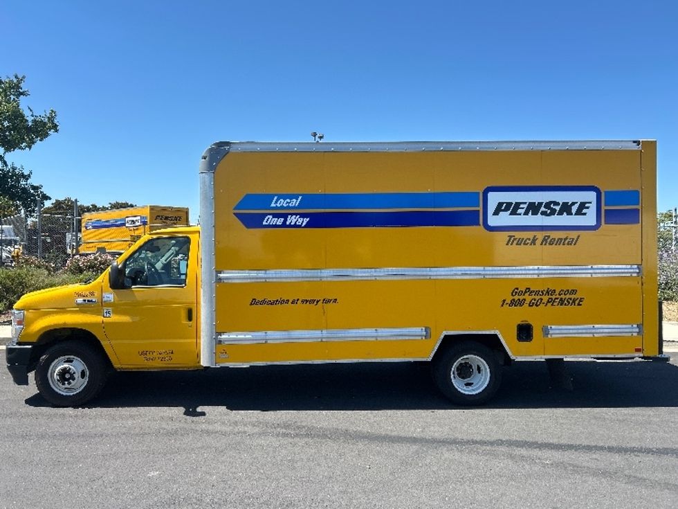 Light Duty Box Truck-Light and Medium Duty Trucks-Ford-2023-E350-Stockton-CA-99,593\n\t\tmiles-$ 27,750 - Image 4