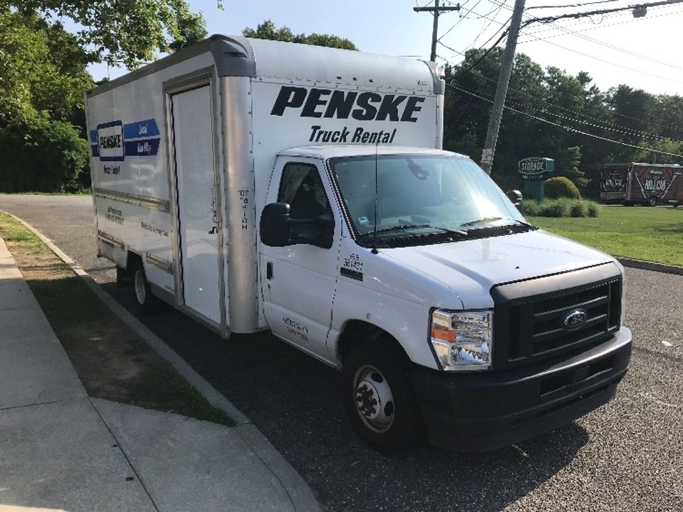 Light Duty Box Truck-Light and Medium Duty Trucks-Ford-2023-E350-West Babylon-NY-19,581\n\t\tmiles-$ 44,250 - Image 1