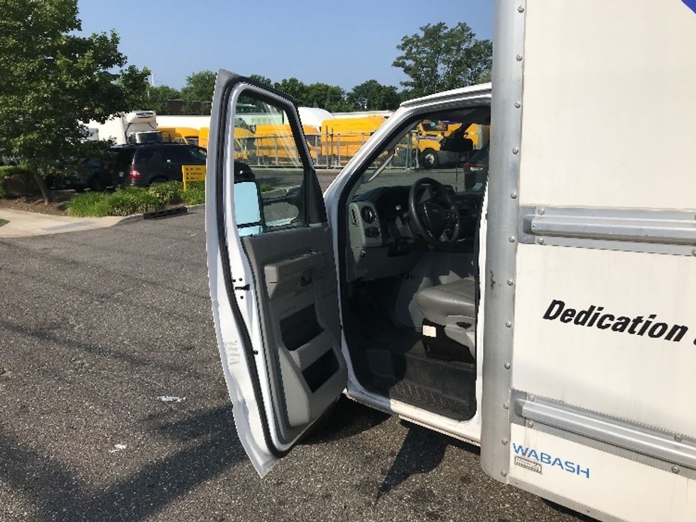 Light Duty Box Truck-Light and Medium Duty Trucks-Ford-2023-E350-West Babylon-NY-19,581\n\t\tmiles-$ 44,250 - Image 16