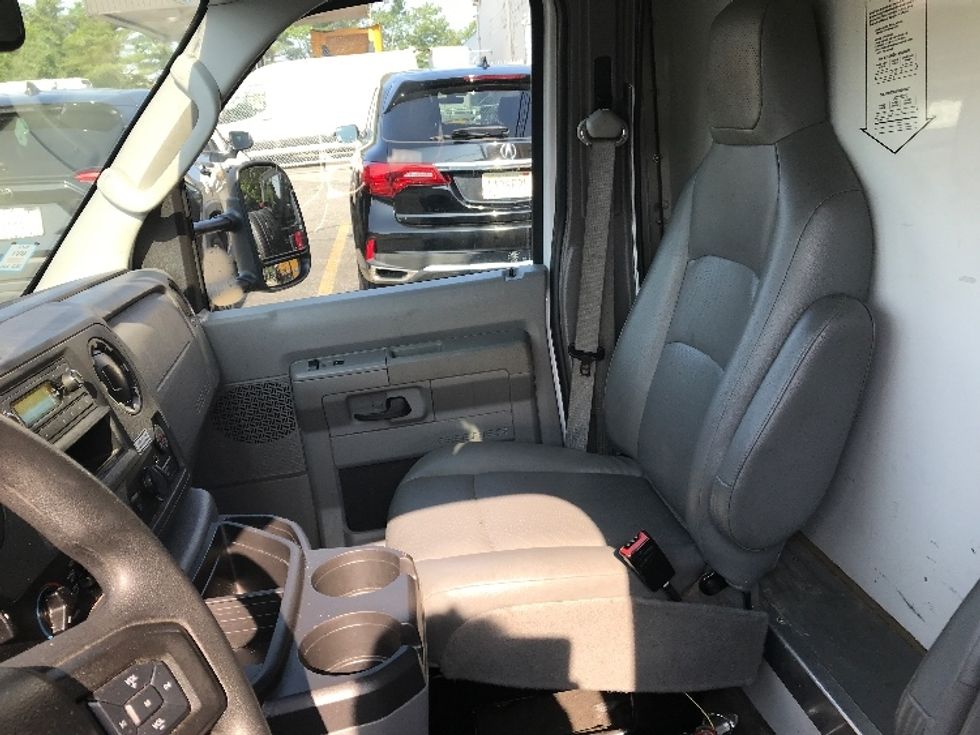 Light Duty Box Truck-Light and Medium Duty Trucks-Ford-2023-E350-West Babylon-NY-19,581\n\t\tmiles-$ 44,250 - Image 19