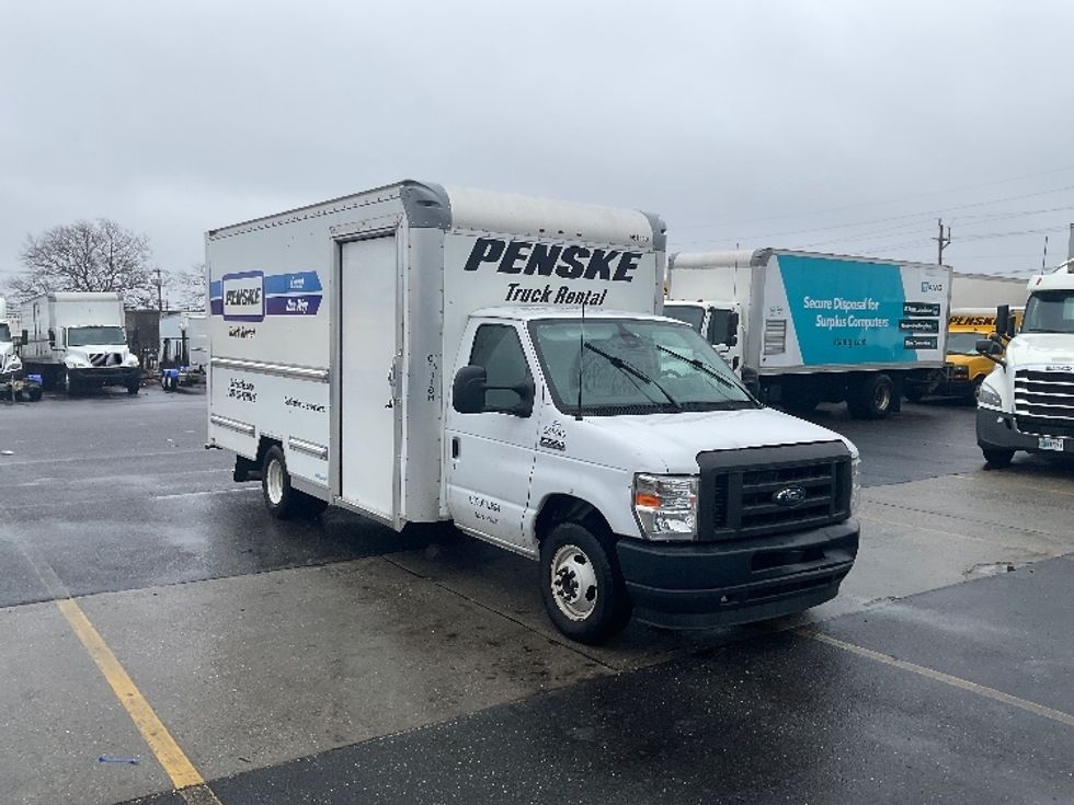 Light Duty Box Truck-Light and Medium Duty Trucks-Ford-2023-E350-West Babylon-NY-26,148\n\t\tmiles-$ 44,500 - Image 1