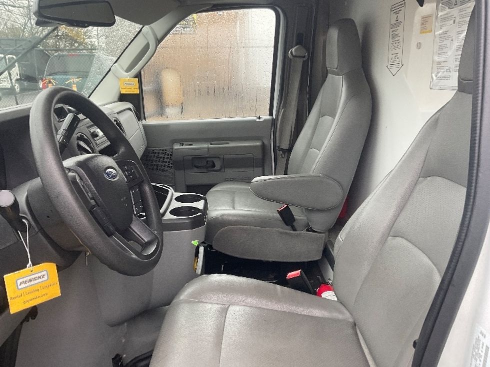Light Duty Box Truck-Light and Medium Duty Trucks-Ford-2023-E350-West Babylon-NY-26,148\n\t\tmiles-$ 44,500 - Image 19