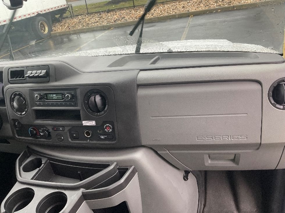 Light Duty Box Truck-Light and Medium Duty Trucks-Ford-2023-E350-West Babylon-NY-26,148\n\t\tmiles-$ 44,500 - Image 21