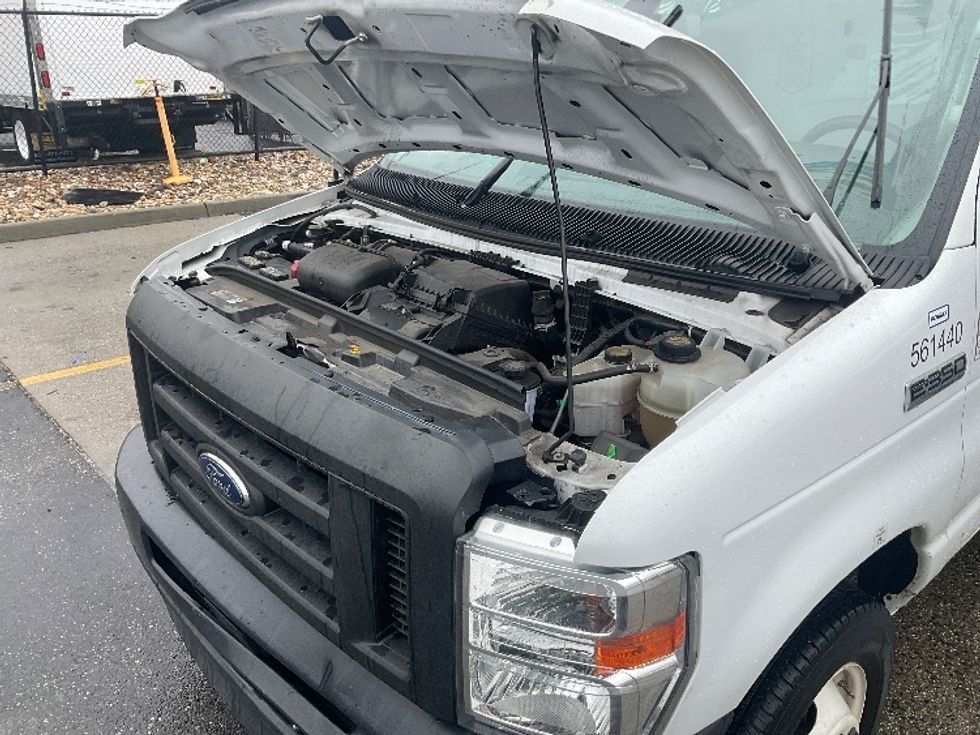 Light Duty Box Truck-Light and Medium Duty Trucks-Ford-2023-E350-West Babylon-NY-26,148\n\t\tmiles-$ 44,500 - Image 24