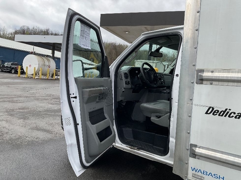Light Duty Box Truck-Light and Medium Duty Trucks-Ford-2023-E350-Whitesboro-NY-44,484\n\t\tmiles-$ 39,250 - Image 16