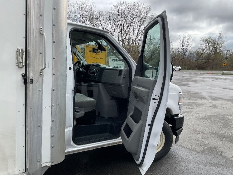 Light Duty Box Truck-Light and Medium Duty Trucks-Ford-2023-E350-Whitesboro-NY-44,484\n\t\tmiles-$ 39,250 - Image 19