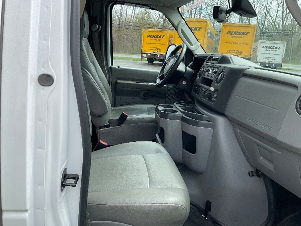 Light Duty Box Truck-Light and Medium Duty Trucks-Ford-2023-E350-Whitesboro-NY-44,484\n\t\tmiles-$ 39,250 - Image 21