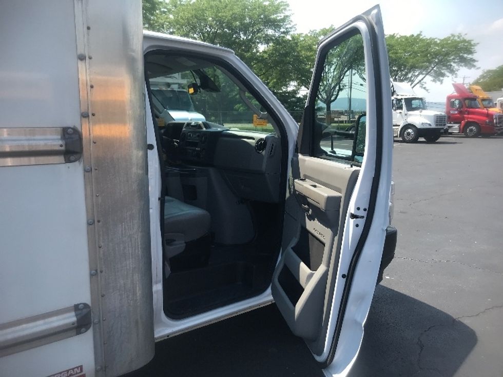 Light Duty Box Truck-Light and Medium Duty Trucks-Ford-2023-E350-York-PA-53,848\n\t\tmiles-$ 37,500 - Image 17