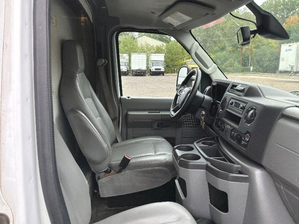 Light Duty Box Truck-Light and Medium Duty Trucks-Ford-2024-E350-Brooklyn Park-MN-72,254\n\t\tmiles-$ 43,000 - Image 22