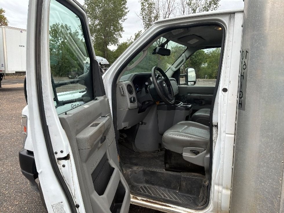 Light Duty Box Truck-Light and Medium Duty Trucks-Ford-2024-E350-Brooklyn Park-MN-73,633\n\t\tmiles-$ 43,000 - Image 16