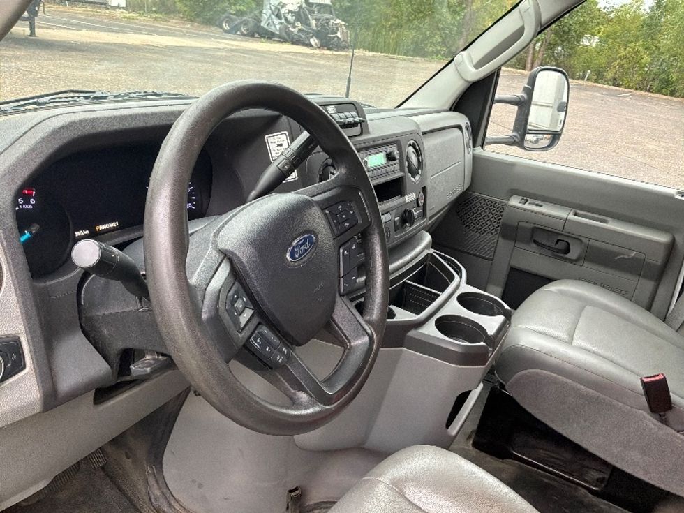 Light Duty Box Truck-Light and Medium Duty Trucks-Ford-2024-E350-Brooklyn Park-MN-73,633\n\t\tmiles-$ 43,000 - Image 17