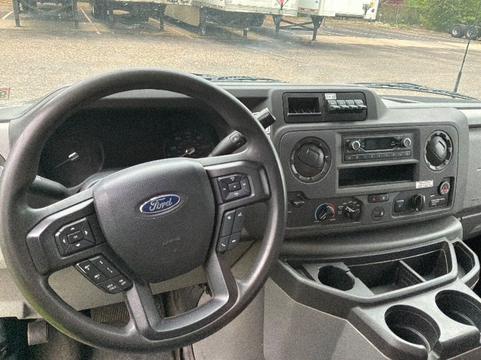 Light Duty Box Truck-Light and Medium Duty Trucks-Ford-2024-E350-Brooklyn Park-MN-73,633\n\t\tmiles-$ 43,000 - Image 18