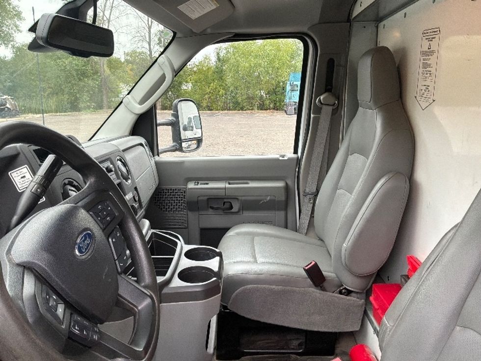 Light Duty Box Truck-Light and Medium Duty Trucks-Ford-2024-E350-Brooklyn Park-MN-73,633\n\t\tmiles-$ 43,000 - Image 19