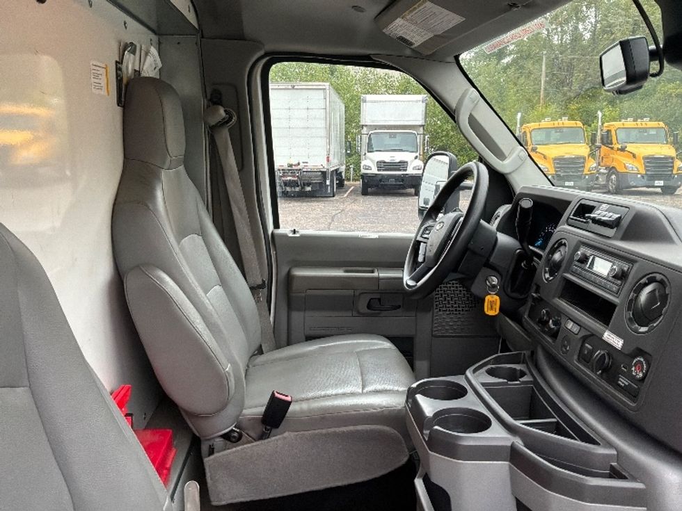 Light Duty Box Truck-Light and Medium Duty Trucks-Ford-2024-E350-Brooklyn Park-MN-73,633\n\t\tmiles-$ 43,000 - Image 22