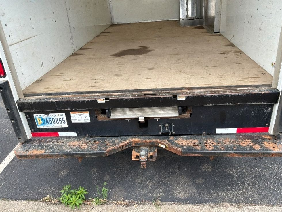 Light Duty Box Truck-Light and Medium Duty Trucks-Ford-2024-E350-Brooklyn Park-MN-81,274\n\t\tmiles-$ 41,750 - Image 10