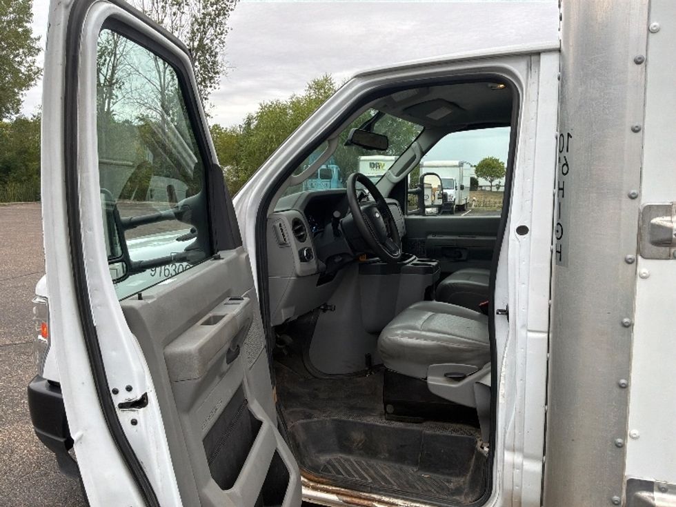 Light Duty Box Truck-Light and Medium Duty Trucks-Ford-2024-E350-Brooklyn Park-MN-81,274\n\t\tmiles-$ 41,750 - Image 16