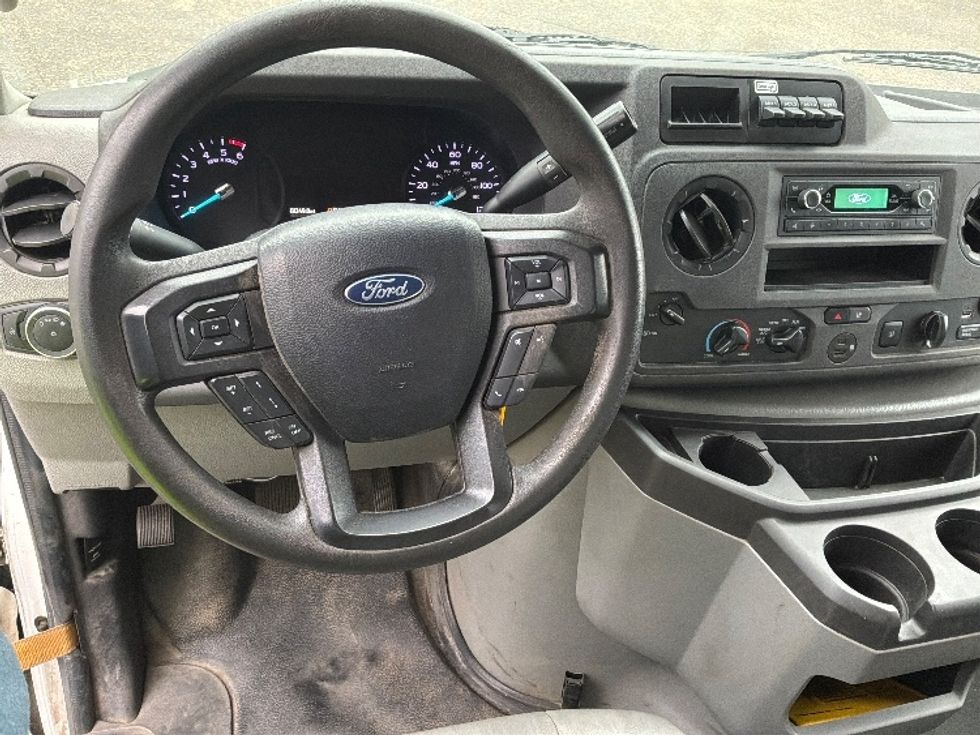 Light Duty Box Truck-Light and Medium Duty Trucks-Ford-2024-E350-Brooklyn Park-MN-81,274\n\t\tmiles-$ 41,750 - Image 18