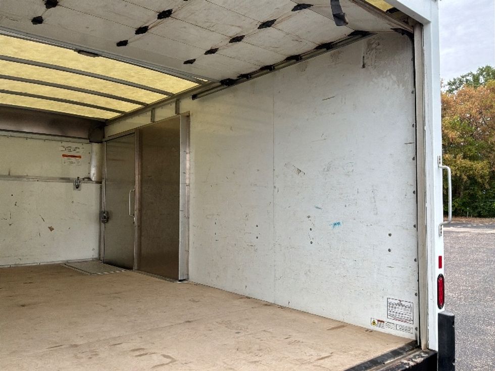 Light Duty Box Truck-Light and Medium Duty Trucks-Ford-2024-E350-Brooklyn Park-MN-81,345\n\t\tmiles-$ 41,750 - Image 12