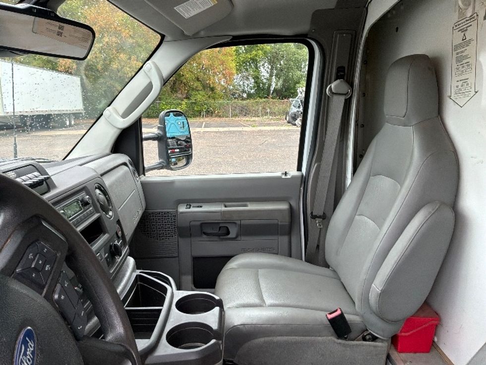 Light Duty Box Truck-Light and Medium Duty Trucks-Ford-2024-E350-Brooklyn Park-MN-81,345\n\t\tmiles-$ 41,750 - Image 19