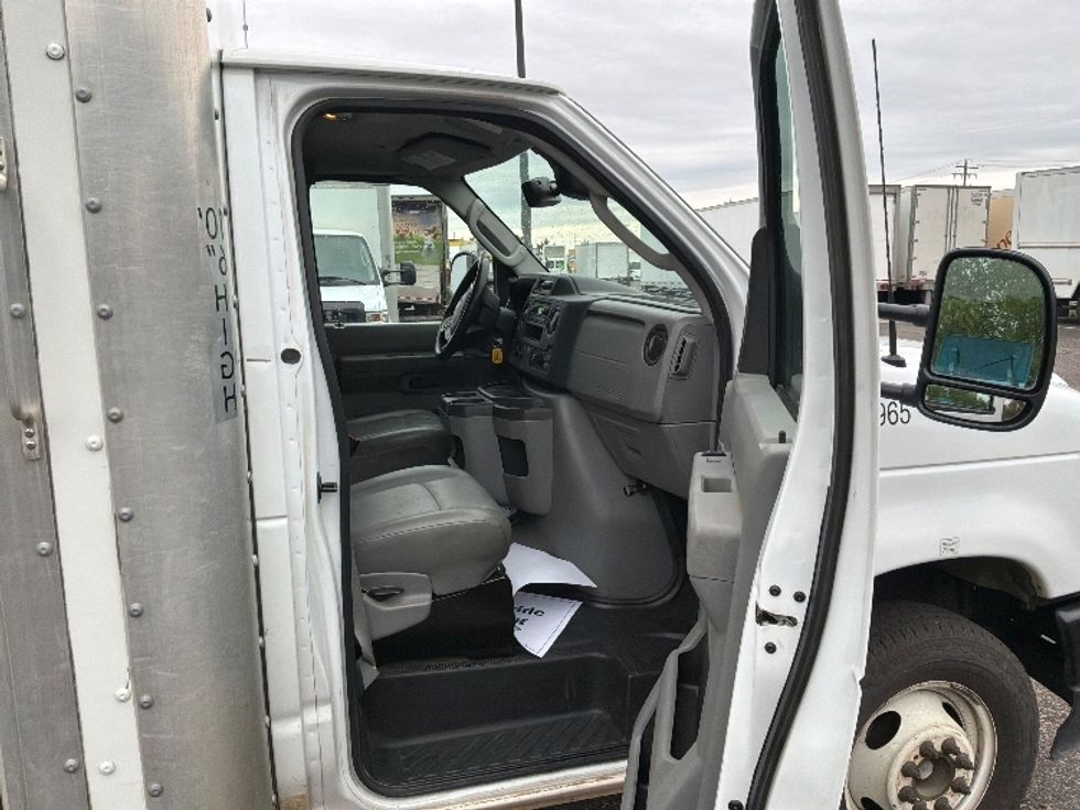 Light Duty Box Truck-Light and Medium Duty Trucks-Ford-2024-E350-Brooklyn Park-MN-81,345\n\t\tmiles-$ 41,750 - Image 20