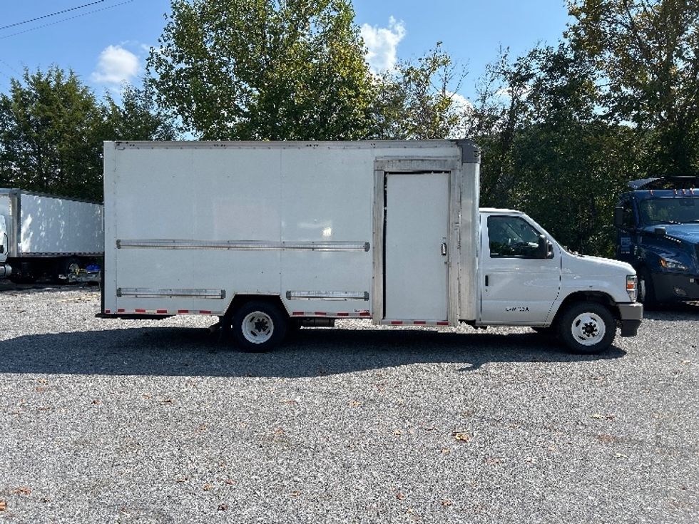 Light Duty Box Truck-Light and Medium Duty Trucks-Ford-2024-E350-Cleveland-TN-117,212\n\t\tmiles-$ 35,750 - Image 15