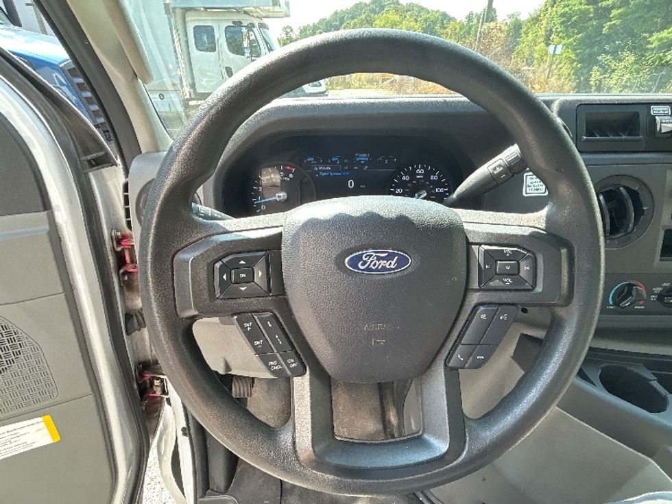 Light Duty Box Truck-Light and Medium Duty Trucks-Ford-2024-E350-Cleveland-TN-117,212\n\t\tmiles-$ 35,750 - Image 18