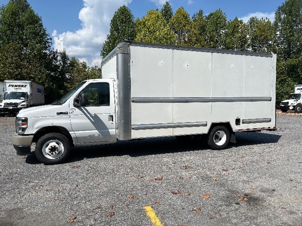 Light Duty Box Truck-Light and Medium Duty Trucks-Ford-2024-E350-Cleveland-TN-117,212\n\t\tmiles-$ 35,750 - Image 4