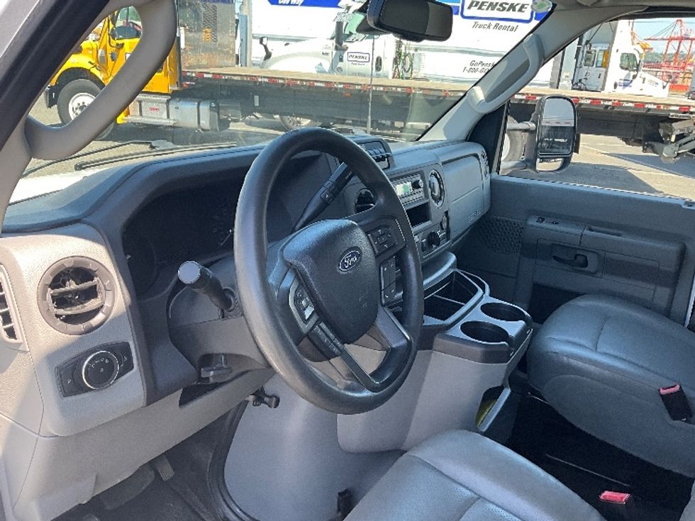 Light Duty Box Truck-Light and Medium Duty Trucks-Ford-2024-E350-Tacoma-WA-65,938\n\t\tmiles-$ 34,750 - Image 17