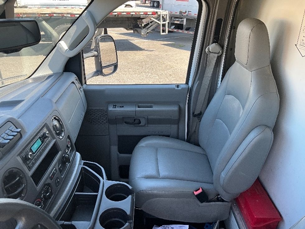 Light Duty Box Truck-Light and Medium Duty Trucks-Ford-2024-E350-Tacoma-WA-65,938\n\t\tmiles-$ 34,750 - Image 19