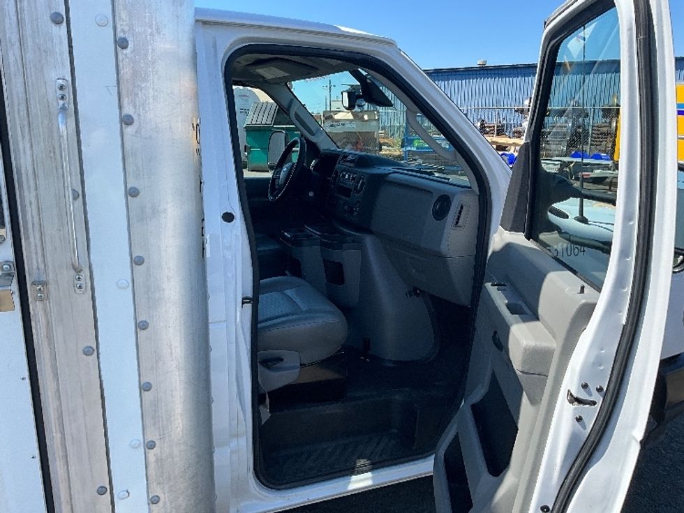 Light Duty Box Truck-Light and Medium Duty Trucks-Ford-2024-E350-Tacoma-WA-65,938\n\t\tmiles-$ 34,750 - Image 20