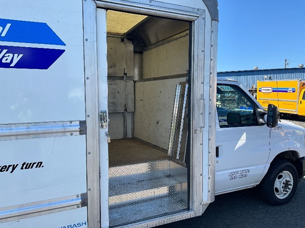 Light Duty Box Truck-Light and Medium Duty Trucks-Ford-2024-E350-Tacoma-WA-65,938\n\t\tmiles-$ 34,750 - Image 25
