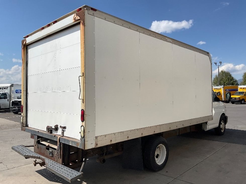 Light Duty Box Truck-Light and Medium Duty Trucks-GMC-2004-SAVANA-Lindon-UT-200,029\n\t\tmiles-$ 9,000 - Image 11