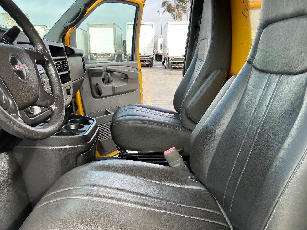 Light Duty Box Truck-Light and Medium Duty Trucks-GMC-2012-Savana G33903-Fontana-CA-64,964\n\t\tmiles-$ 999,999 - Image 19