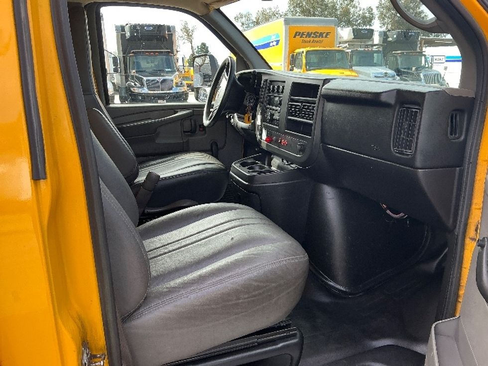 Light Duty Box Truck-Light and Medium Duty Trucks-GMC-2012-Savana G33903-Fontana-CA-64,964\n\t\tmiles-$ 999,999 - Image 22