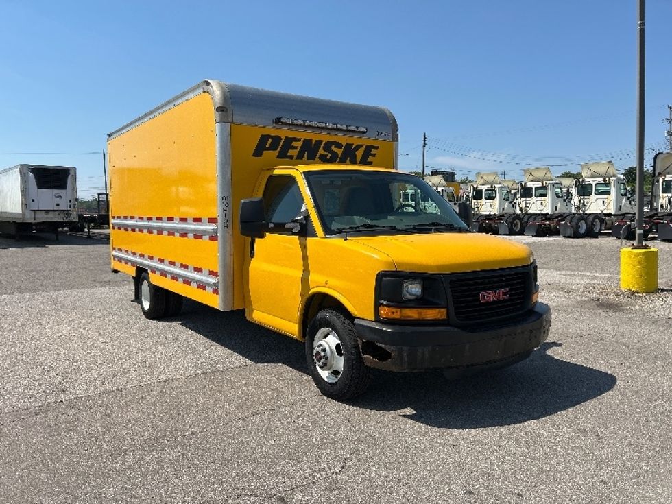 Light Duty Box Truck-Light and Medium Duty Trucks-GMC-2014-Savana G33903-Flint-MI-85,127\n\t\tmiles-$ 15,750 - Image 1