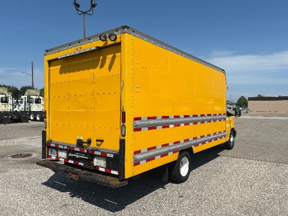 Light Duty Box Truck-Light and Medium Duty Trucks-GMC-2014-Savana G33903-Flint-MI-85,127\n\t\tmiles-$ 15,750 - Image 13
