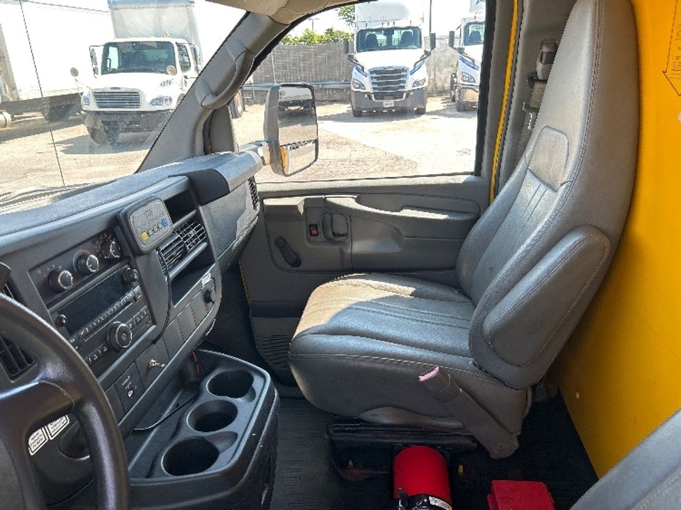 Light Duty Box Truck-Light and Medium Duty Trucks-GMC-2014-Savana G33903-Flint-MI-85,127\n\t\tmiles-$ 15,750 - Image 19