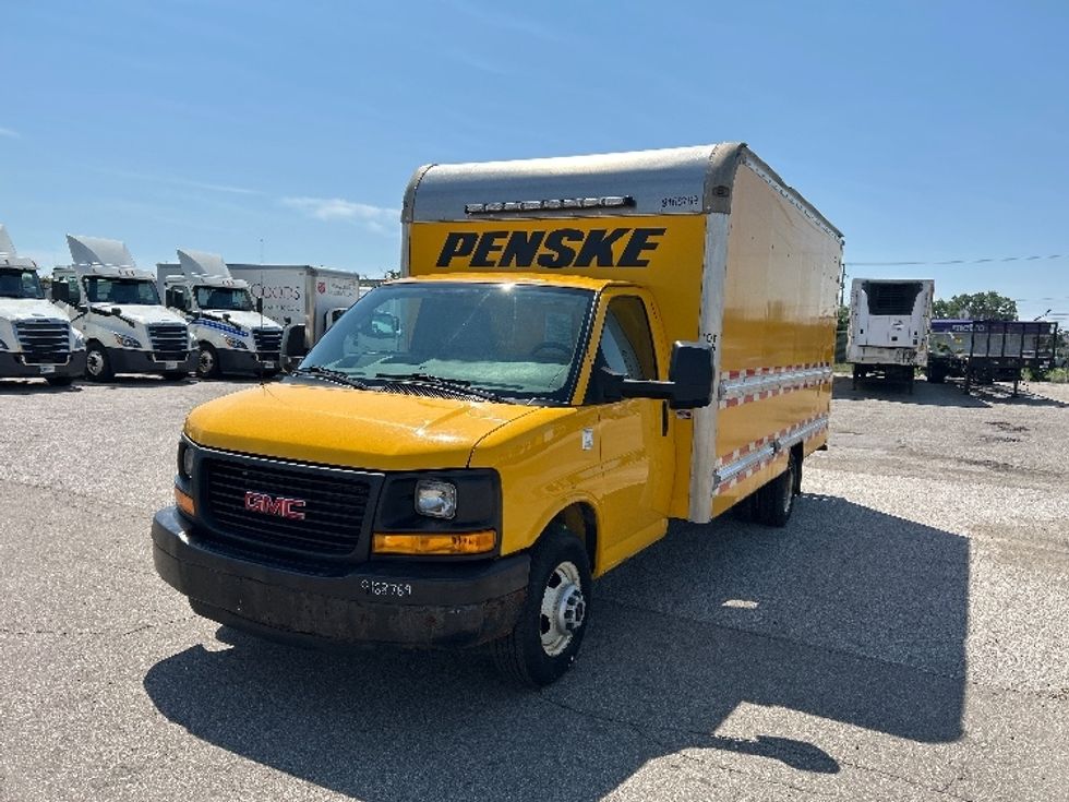 Light Duty Box Truck-Light and Medium Duty Trucks-GMC-2014-Savana G33903-Flint-MI-85,127\n\t\tmiles-$ 15,750 - Image 3