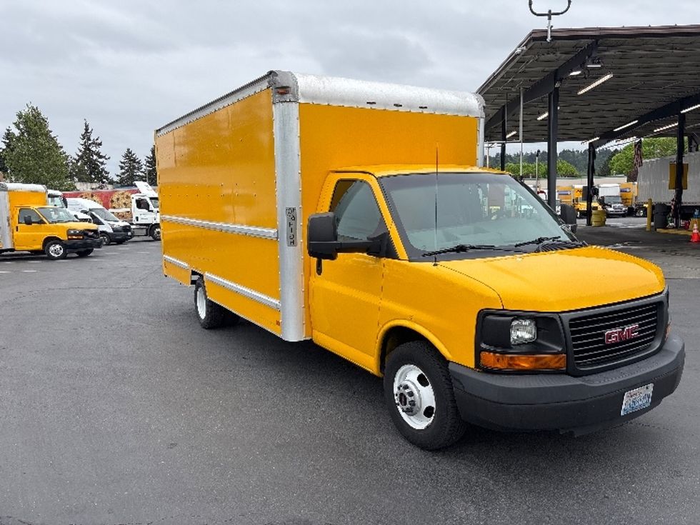 Light Duty Box Truck-Light and Medium Duty Trucks-GMC-2014-Savana G33903-Kent-WA-259,695\n\t\tmiles-$ 8,750 - Image 1