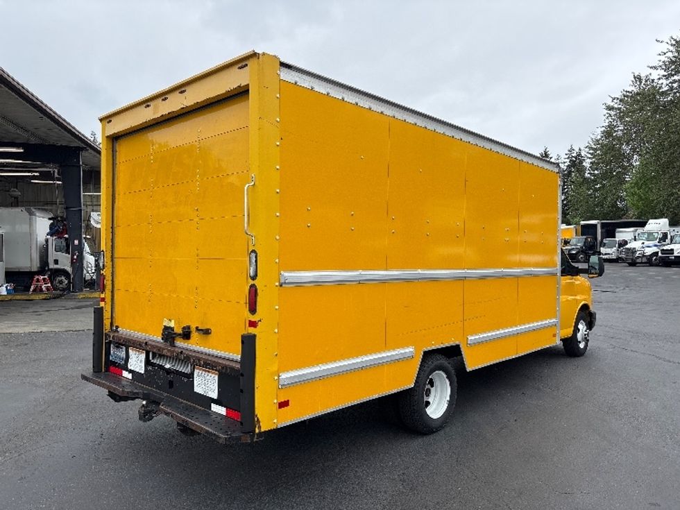 Light Duty Box Truck-Light and Medium Duty Trucks-GMC-2014-Savana G33903-Kent-WA-259,695\n\t\tmiles-$ 8,750 - Image 13